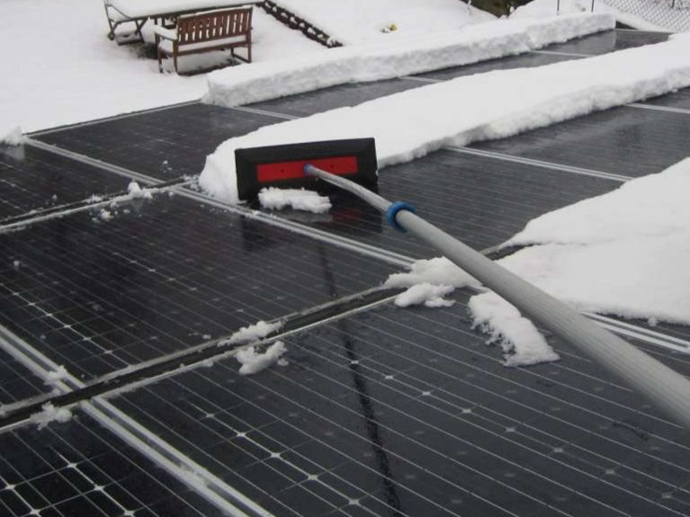 Winter: - Removing snow from solar systems quickly and efficiently