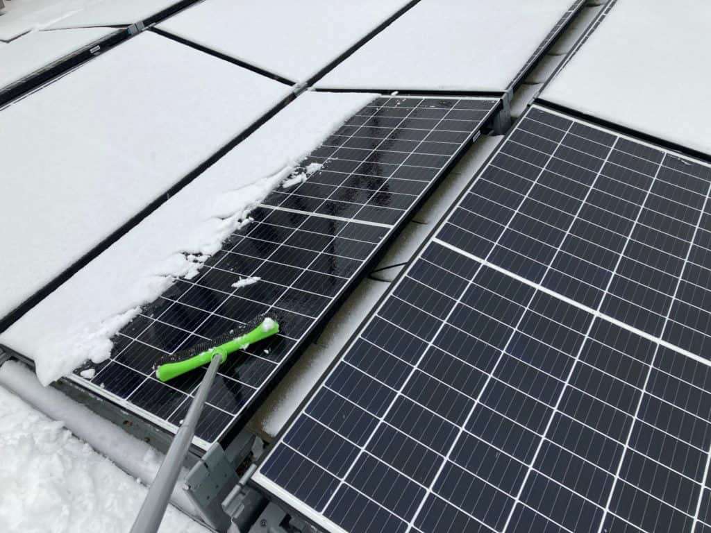 Removing snow from solar panels : r/oddlysatisfying